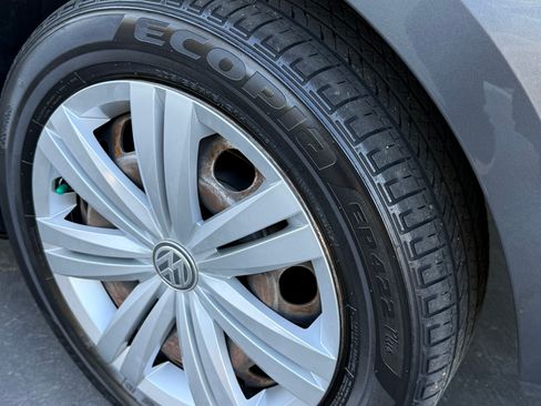 Used 2017 Volkswagen Jetta S image 9