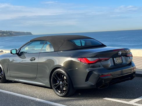 Used 2022 BMW M440i Convertible image 11
