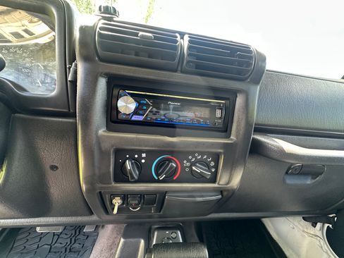 Used 2000 Jeep Wrangler Sport AWD/4WD image 16