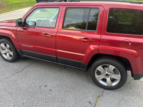 Used 2014 Jeep Patriot High Altitude FWD image 6