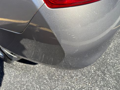 Used 2012 Nissan Versa SV FWD image 15