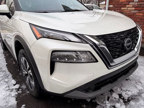 Used 2023 Nissan Rogue SV image 10