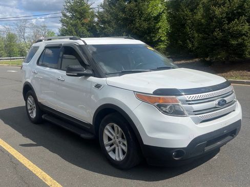 Used 2013 Ford Explorer XLT AWD/4WD image 9