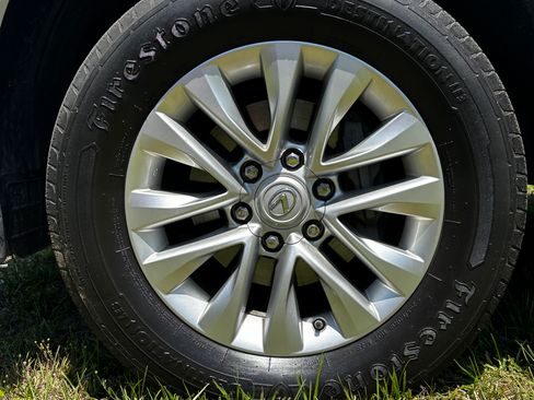 Used 2017 Lexus GX 460 image 18