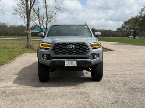 Used 2021 Toyota Tacoma TRD Off-Road w/ Technology Package image 4