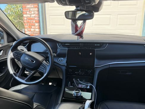 Used 2021 Jeep Grand Cherokee L Limited image 14