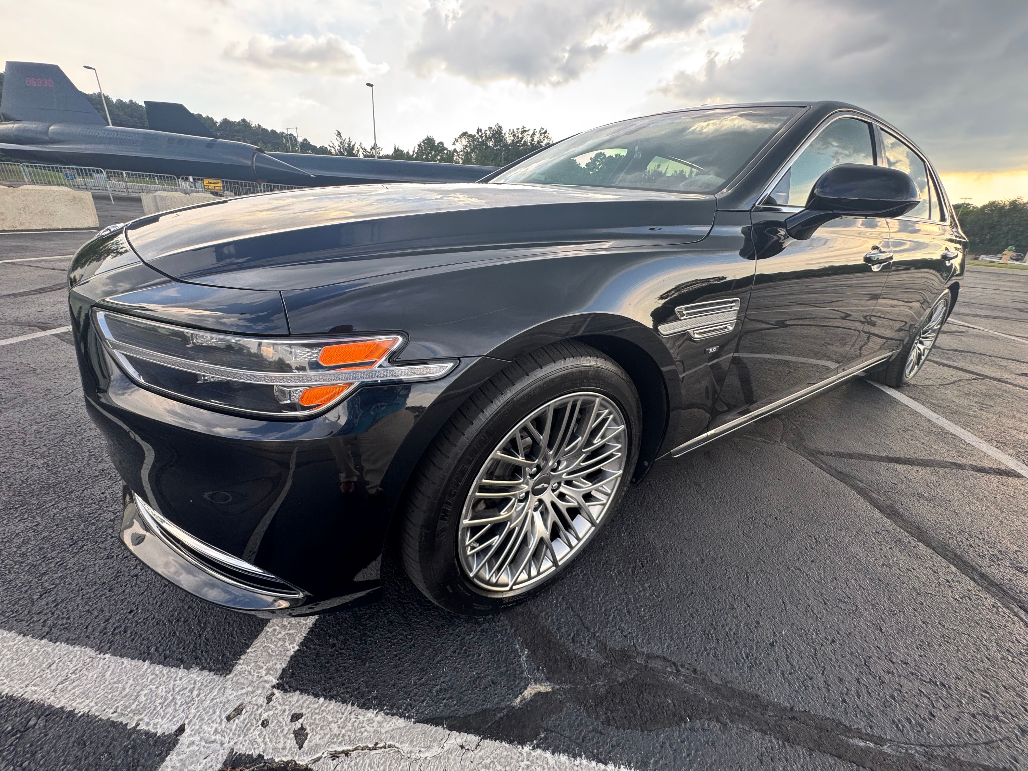 Used 2022 Genesis G90 5.0 Ultimate RWD image 14