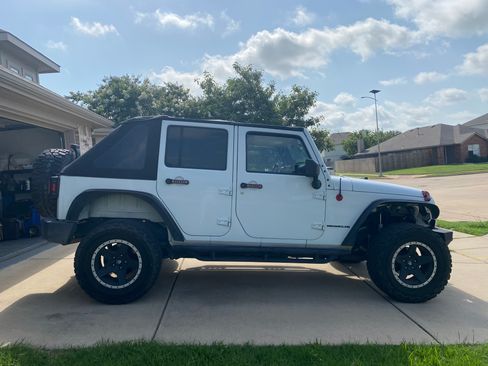 Used 2015 Jeep Wrangler Unlimited Sport w/ Quick Order Package 24S image 9