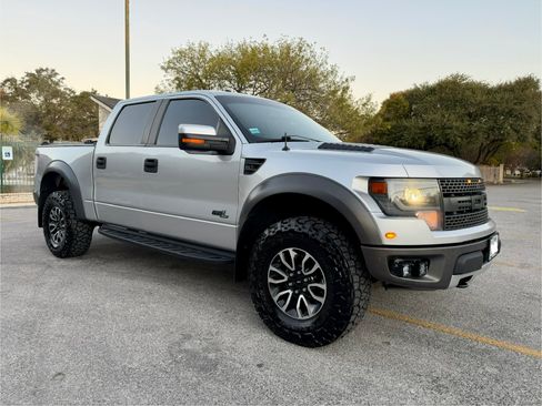 Used 2014 Ford F150 Raptor w/ Equipment Group 801A Luxury image 2