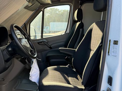 Used 2016 Mercedes-Benz Sprinter 2500 image 9