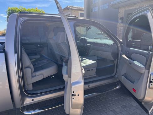 Used 2007 Chevrolet Silverado 2500 LTZ w/ Safety Package image 2