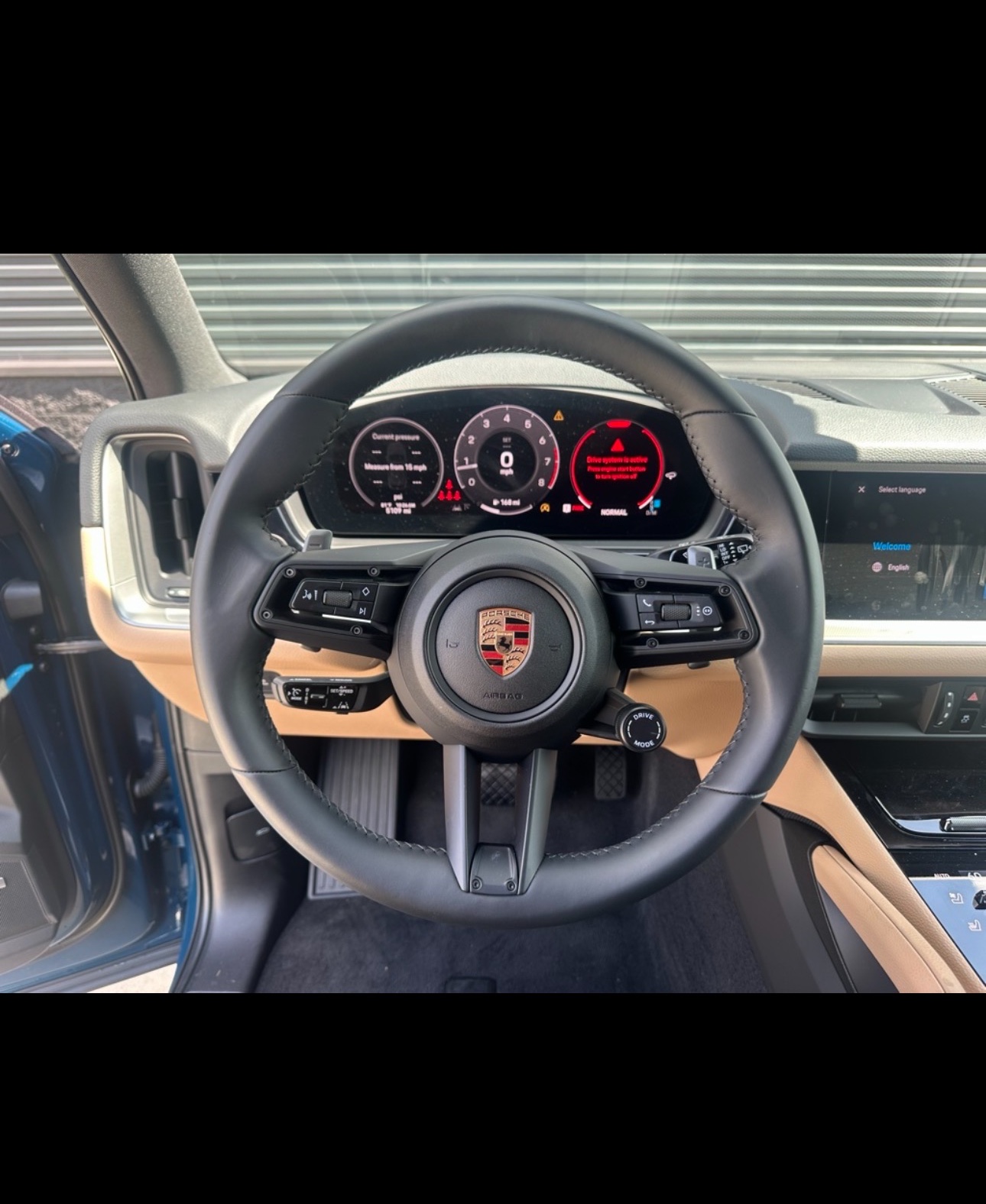 Used 2024 Porsche Cayenne AWD/4WD image 6