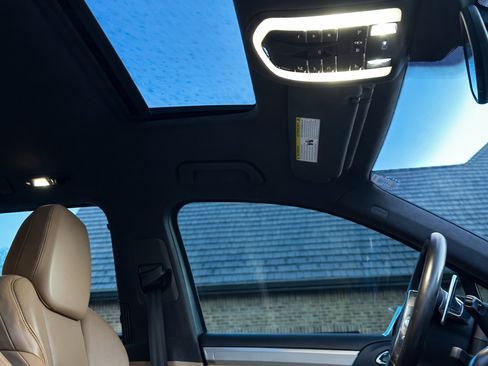 Used 2014 Porsche Cayenne image 13