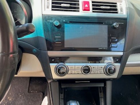 Used 2015 Subaru Legacy 2.5i Premium image 9