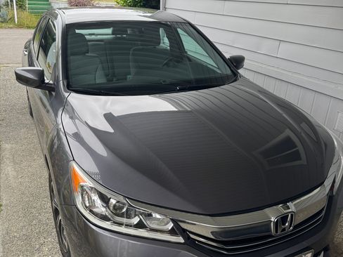 Used 2017 Honda Accord LX image 2
