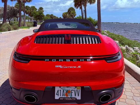 Used 2020 Porsche 911 Carrera S RWD image 5