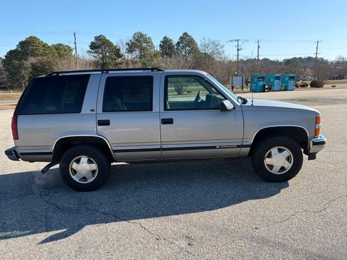 Used 1999 Chevrolet Tahoe Z71 w/ Preferred Equipment Group image 6