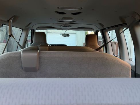 Used 2011 Ford E-350 and Econoline 350 XLT image 27