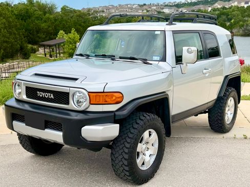 Used 2007 Toyota FJ Cruiser 4WD w/ Upgrade Pkg 2 image 9