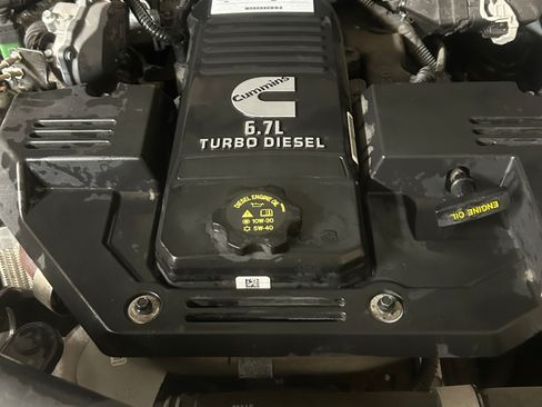 Used 2024 RAM 2500 Laramie w/ Night Edition AWD/4WD image 32