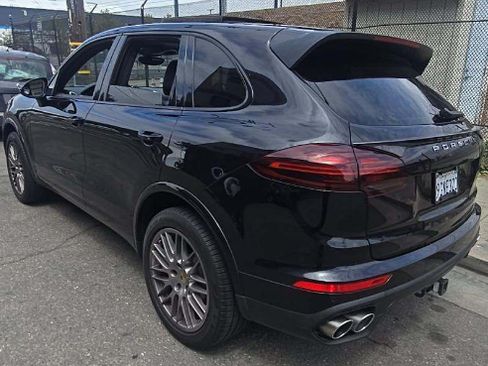 Used 2015 Porsche Cayenne S AWD/4WD image 2