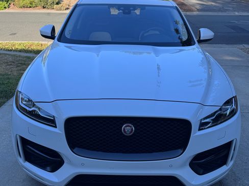 Used 2017 Jaguar F-PACE R-Sport AWD/4WD image 2