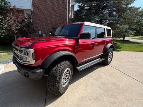 Used 2026 Ford Bronco Outer Banks w/ Sasquatch Package AWD/4WD image 4