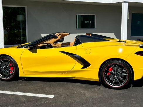 Used 2025 Chevrolet Corvette Stingray Premium Conv w/ Z51 Performance Package image 18
