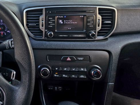 Used 2018 Kia Sportage LX image 18