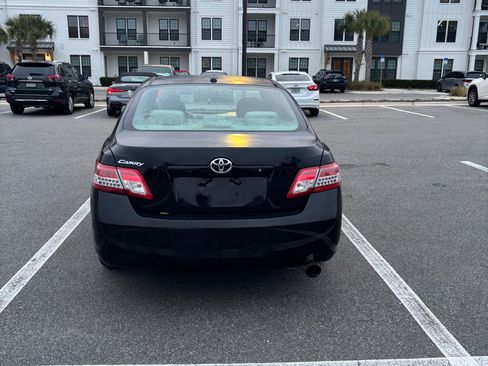 Used 2011 Toyota Camry LE image 8