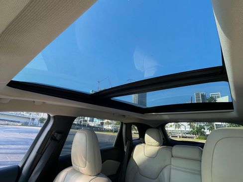 Used 2015 Jeep Cherokee Limited w/ Luxury Group image 11