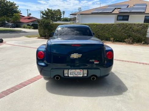Used 2005 Chevrolet SSR w/ Preferred Equipment Group RWD image 8