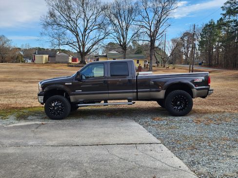 Used 2005 Ford F350 Lariat image 27