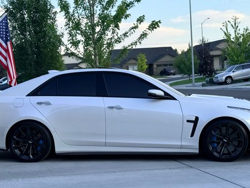 Used 2017 Cadillac CTS V w/ Luxury Package RWD image 6