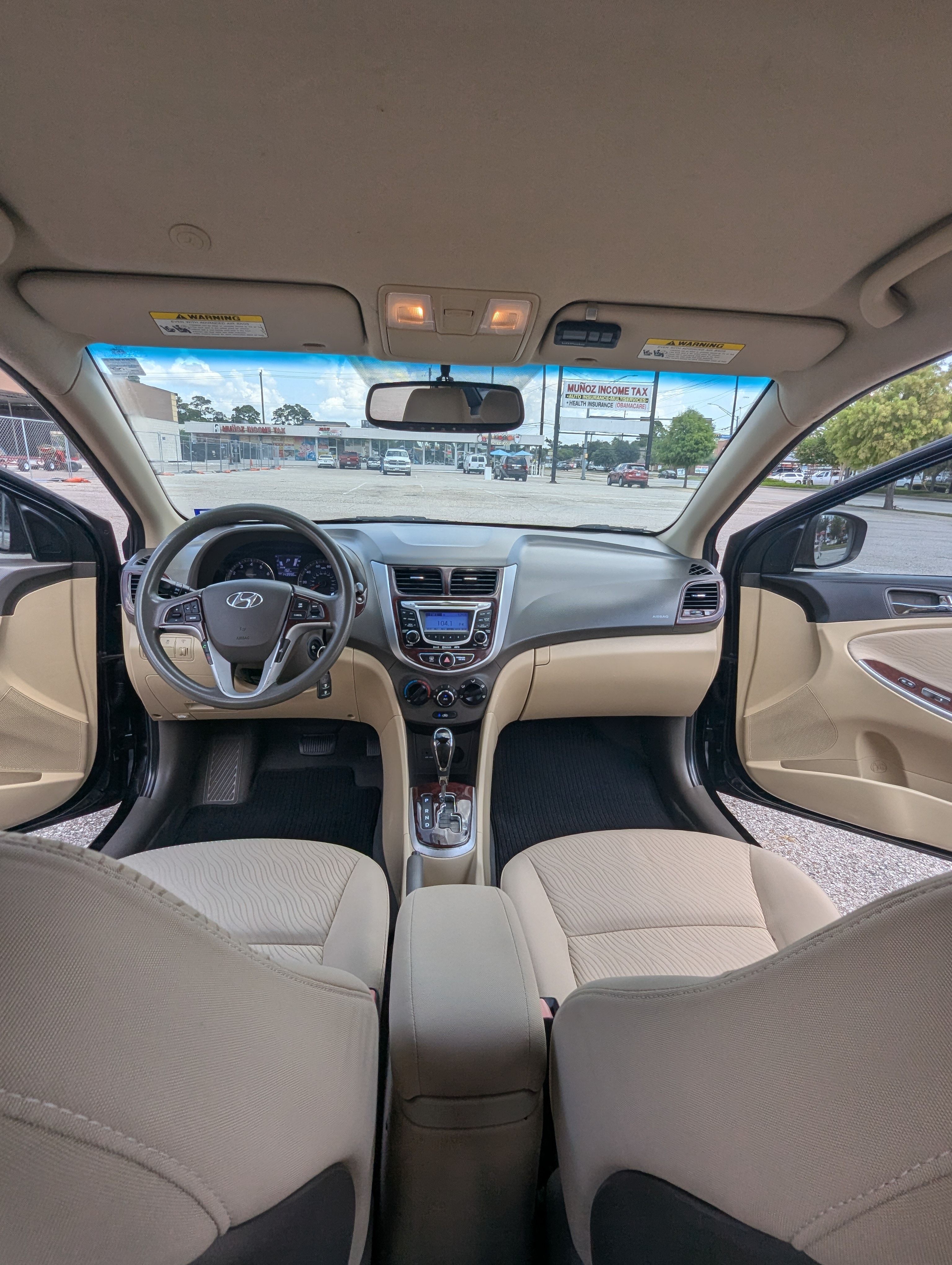 Used 2013 Hyundai Accent GLS w/ Premium Pkg FWD image 11