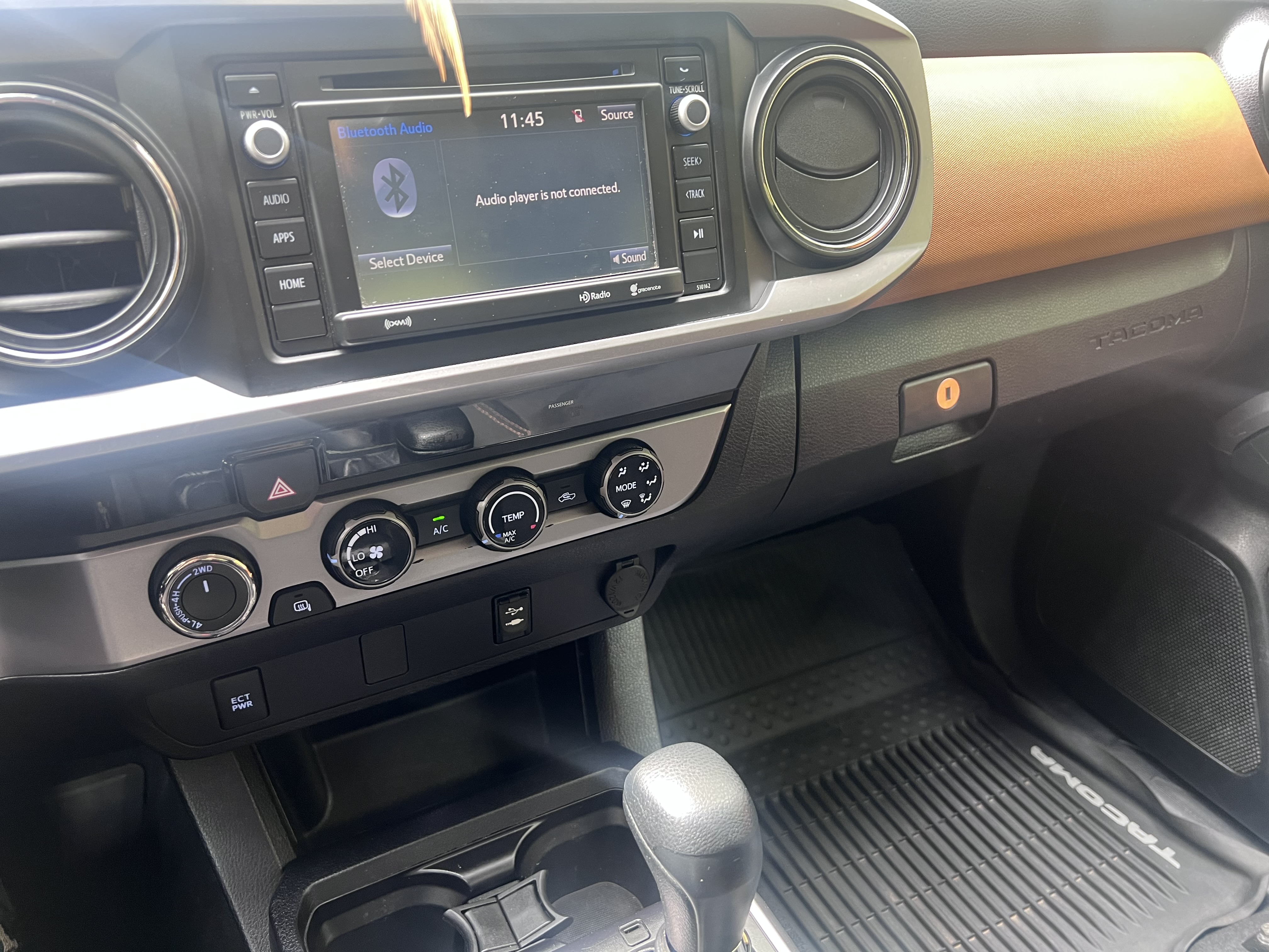 Used 2017 Toyota Tacoma SR5 w/ Tow Package AWD/4WD image 16