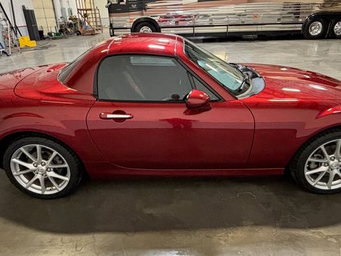 Used 2011 MAZDA MX-5 Miata Touring w/ Suspension Pkg RWD image 6