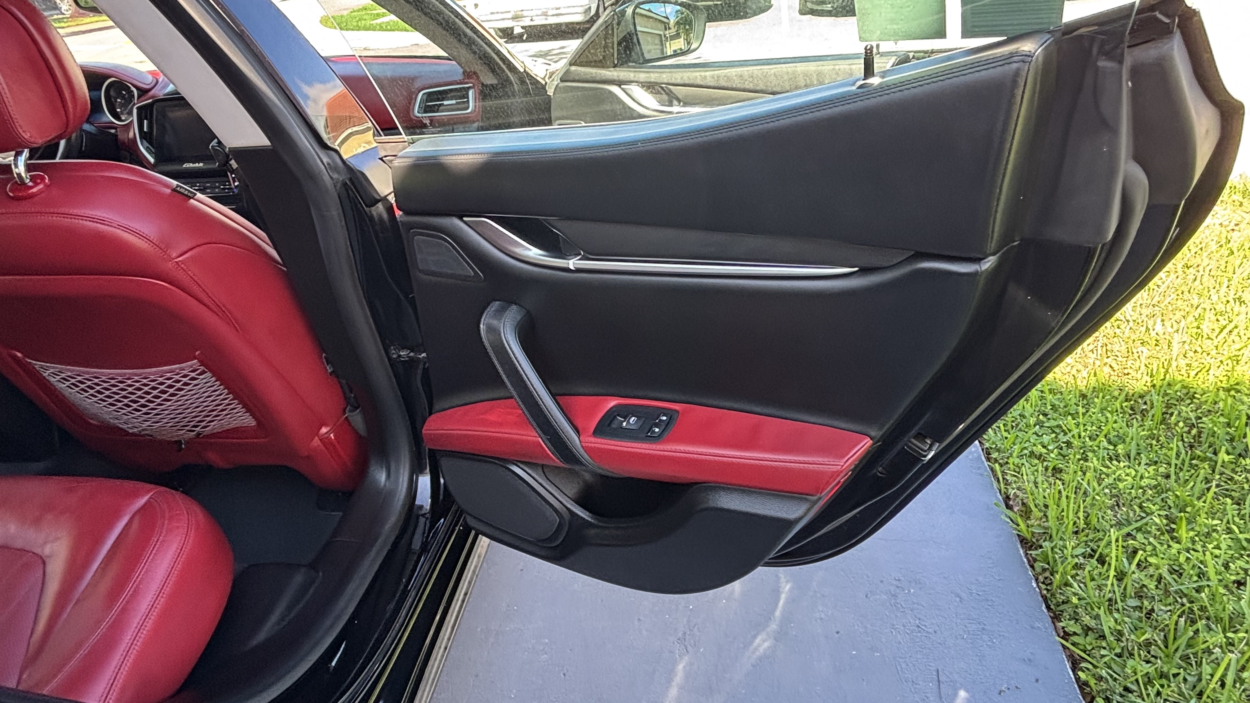 Used 2017 Maserati Ghibli RWD image 16