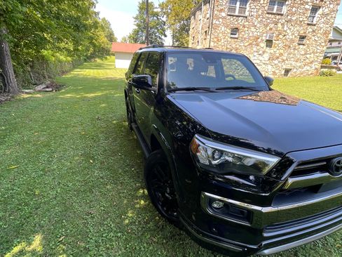Used 2021 Toyota 4Runner Nightshade AWD/4WD image 9
