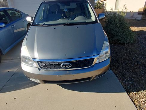 Used 2012 Kia Sedona EX FWD image 5