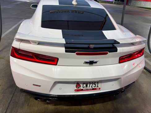 Used 2017 Chevrolet Camaro SS image 1