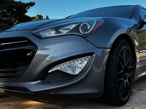 Used 2014 Hyundai Genesis 3.8 RWD image 1