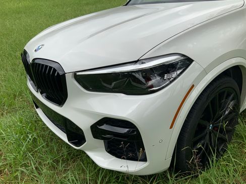 Used 2022 BMW X5 xDrive40i w/ M Sport Package AWD/4WD image 17