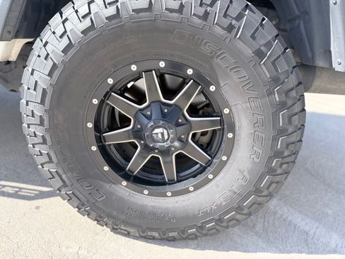 Used 2020 Jeep Gladiator Sport w/ Quick Order Package 24S AWD/4WD image 12