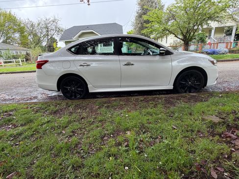 Used 2018 Nissan Sentra SR w/ SR Midnight Edition Package FWD image 2