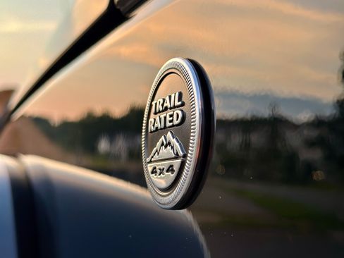 Used 2016 Jeep Wrangler Unlimited Sahara image 10