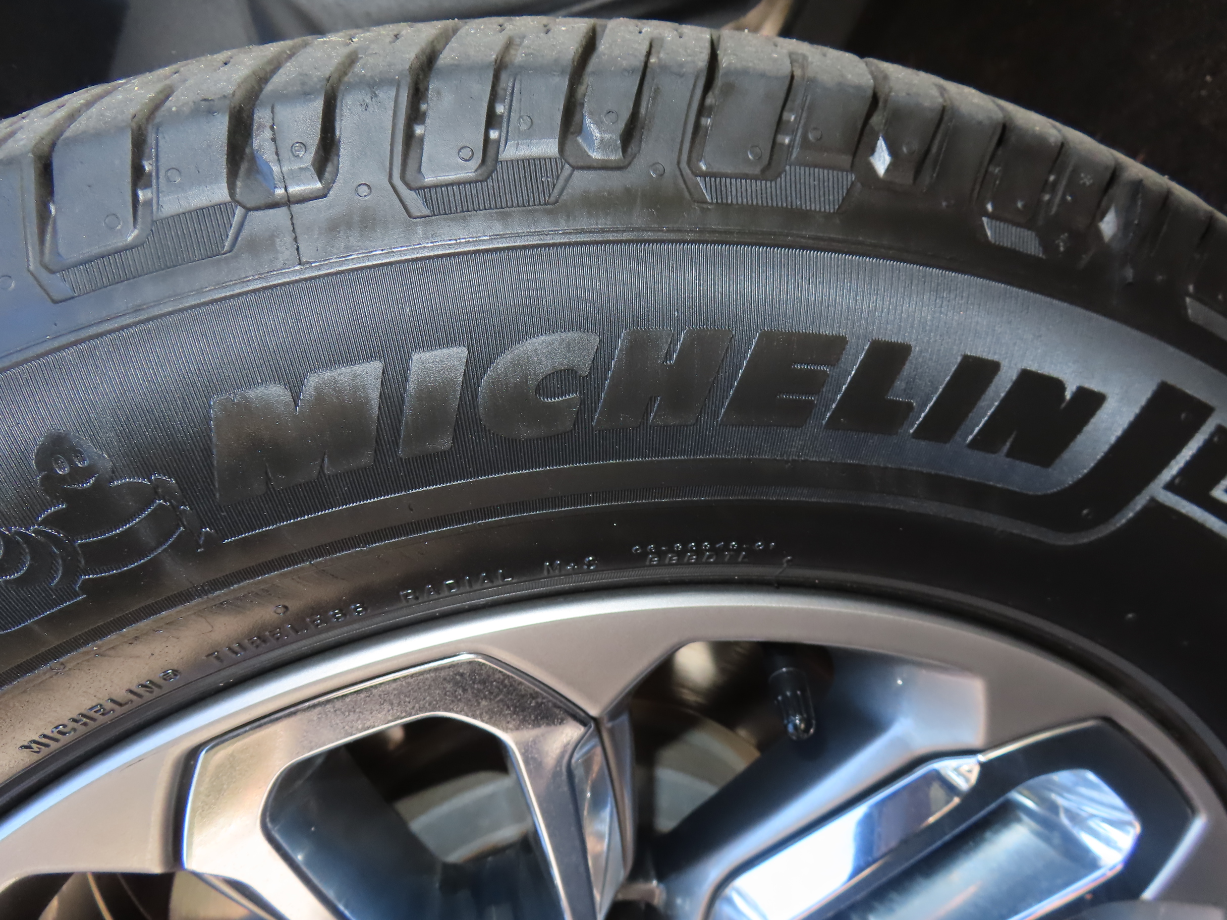 Used 2020 RAM 1500 Laramie AWD/4WD image 18