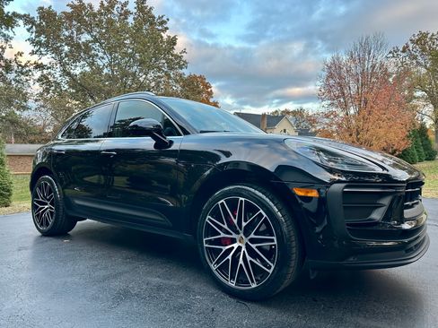 Used 2023 Porsche Macan image 1