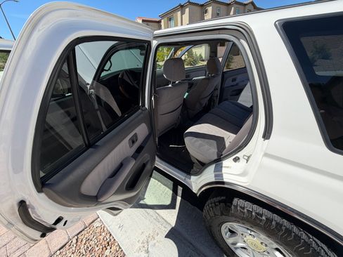 Used 2002 Toyota 4Runner SR5 image 23