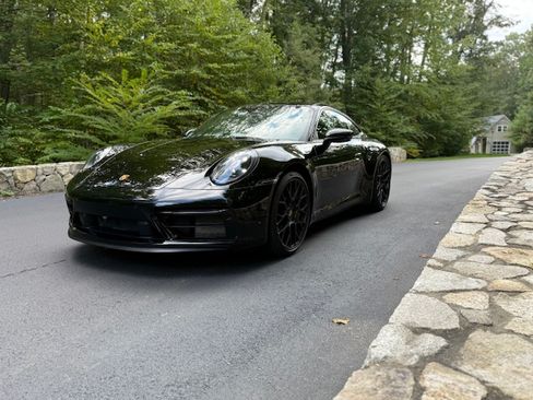 Used 2023 Porsche 911 Carrera GTS image 2